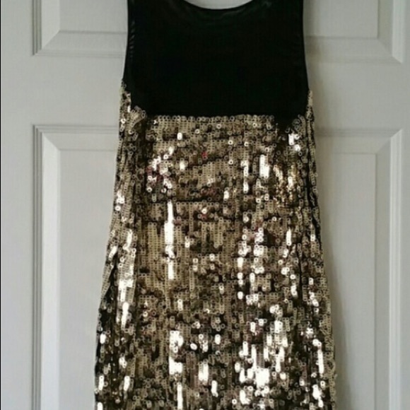 Express Dresses & Skirts - ✨🛍 Express gold sequin dress! ✨